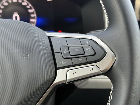 New 2026 Volkswagen Taos SE image 12