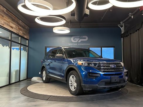 Used 2022 Ford Explorer XLT w/ Class IV Trailer Tow Package AWD/4WD image 1