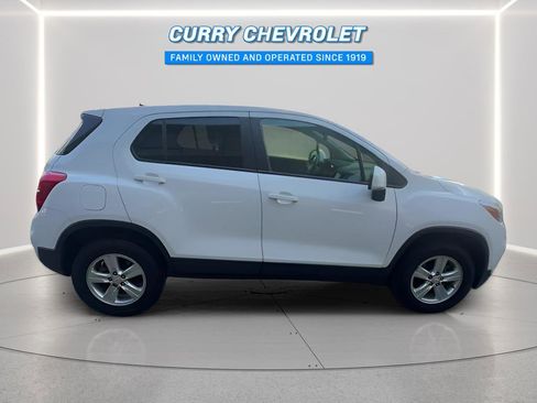 Used 2020 Chevrolet Trax LS AWD/4WD image 14