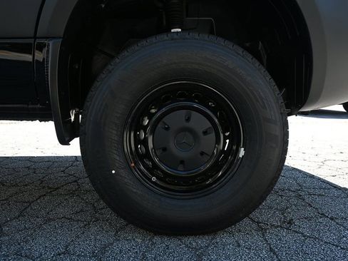 Used 2025 Mercedes-Benz Sprinter 2500 image 30