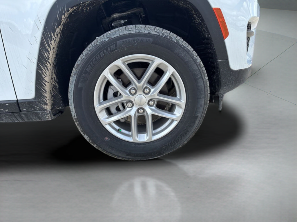 New 2025 Jeep Grand Cherokee Laredo X w/ Luxury Tech Group I RWD image 45