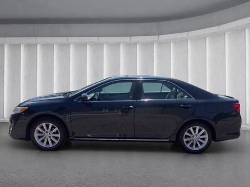 Used 2012 Toyota Camry XLE FWD image 2