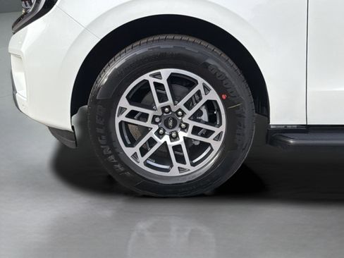 New 2026 Ford Expedition Max Active image 25