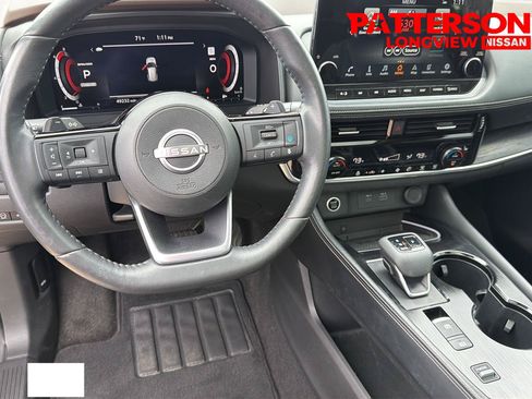 Used 2023 Nissan Rogue Platinum FWD image 17