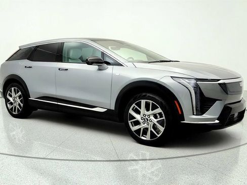 Used 2026 Cadillac Optiq Luxury 1 RWD image 3