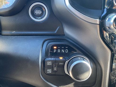 Used 2024 RAM 2500 Big Horn w/ Sport Appearance Package image 16