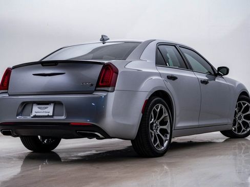 Used 2015 Chrysler 300 S image 9