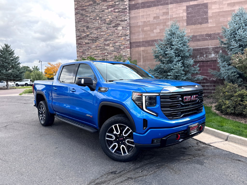 Used 2024 GMC Sierra 1500 AT4 w/ Technology Package AWD/4WD image 2