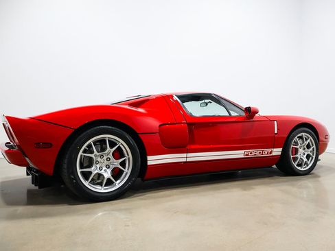 Used 2006 Ford GT RWD image 64