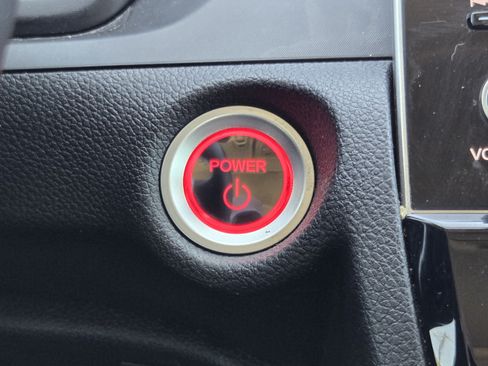Used 2019 Honda Insight Touring image 32