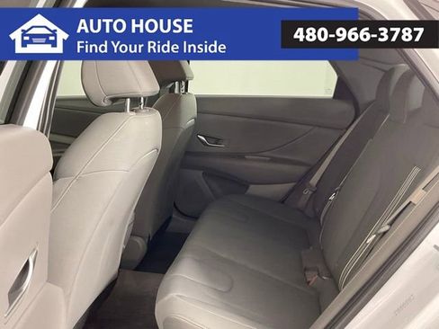 Used 2024 Hyundai Elantra SEL FWD image 14