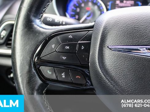 Used 2019 Chrysler Pacifica Touring Plus w/ S Appearance Package FWD image 25