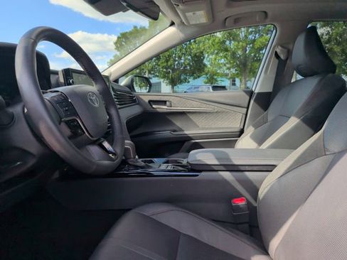 Used 2025 Toyota Camry XLE w/ Premium Plus Package FWD image 15