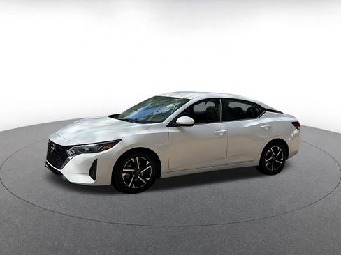 Used 2025 Nissan Sentra SV image 8