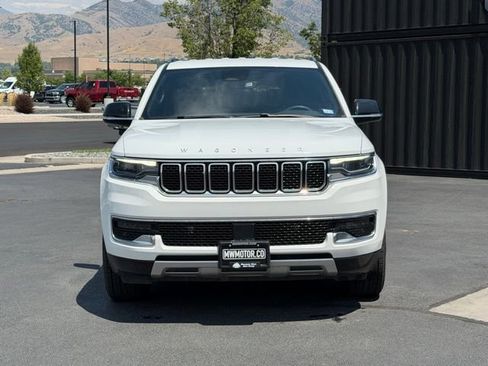 Used 2024 Jeep Wagoneer L Series II w/ Flexible Seating Group AWD/4WD image 2