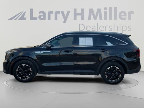 Used 2025 Kia Sorento S w/ Panoramic Sunroof Package FWD image 2