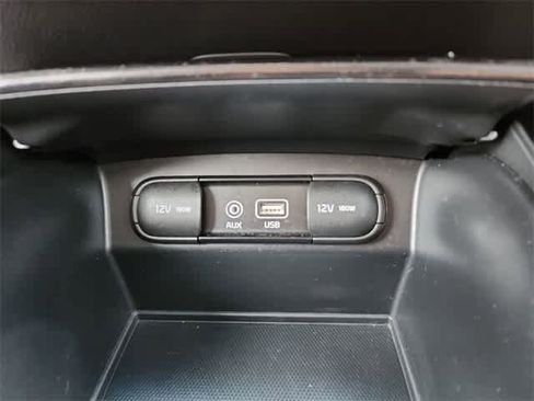 Used 2017 Kia Sorento SX image 28