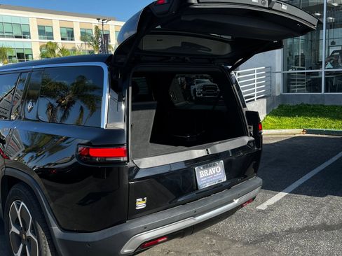 Used 2023 Rivian R1S Adventure AWD/4WD image 10