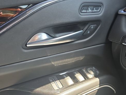 Used 2023 Cadillac Escalade ESV Luxury image 11