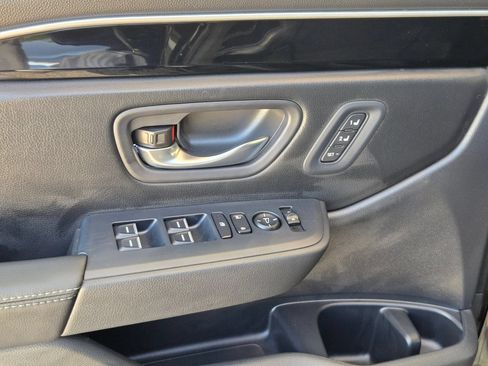 Used 2025 Honda Pilot EX-L image 11
