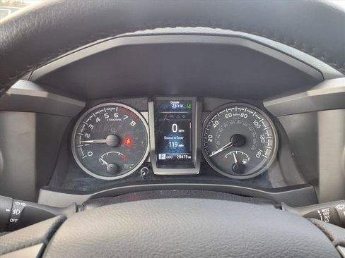 Used 2023 Toyota Tacoma TRD Sport image 9