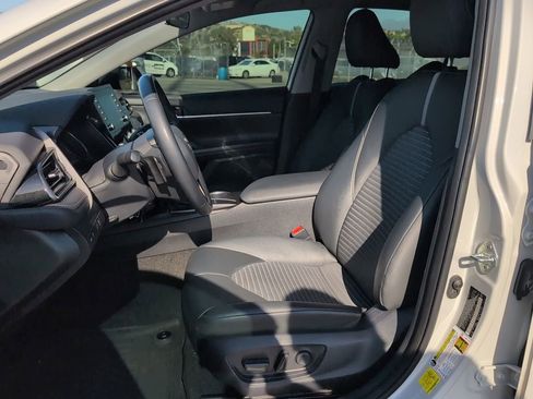 Certified 2023 Toyota Camry SE FWD image 9
