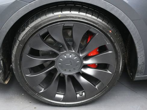 Used 2022 Tesla Model Y Performance AWD/4WD image 36