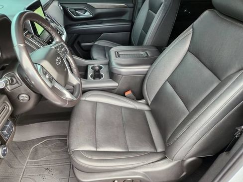 Used 2022 Chevrolet Suburban Z71 w/ Z71 Off-Road Package AWD/4WD image 8