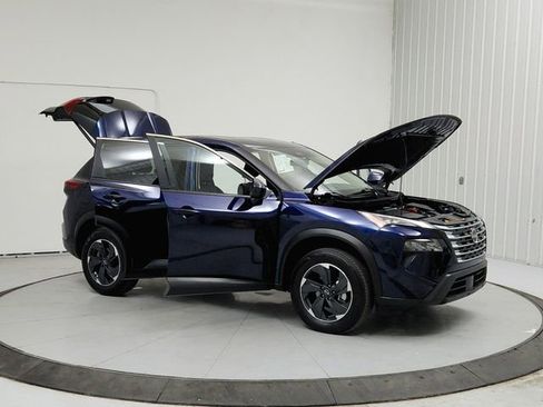 Used 2025 Nissan Rogue SV FWD image 9