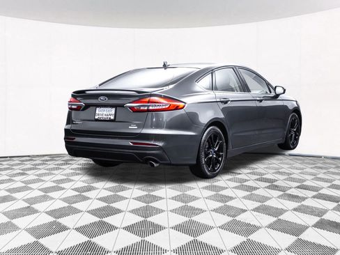 Used 2019 Ford Fusion SE w/ Equipment Group 151A FWD image 12