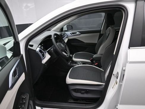 New 2026 Volkswagen Taos SE AWD/4WD image 9