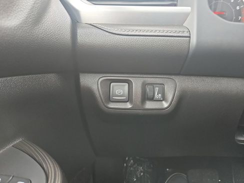 Used 2023 GMC Acadia SLT image 20