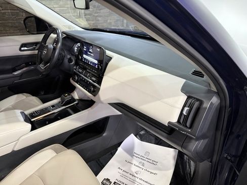 Certified 2023 Nissan Pathfinder SL w/ SL Premium Package image 27