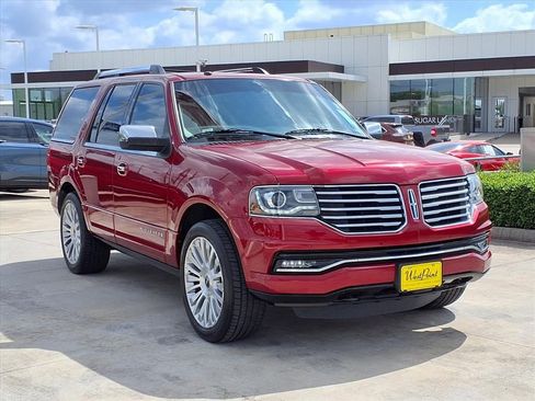 Used 2016 Lincoln Navigator Reserve RWD image 7