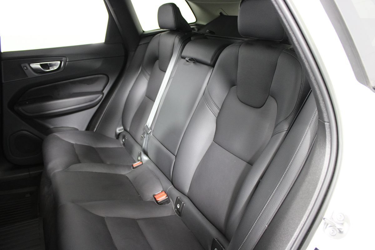 Used 2023 Volvo XC60 B5 Plus w/ Climate Package FWD image 23