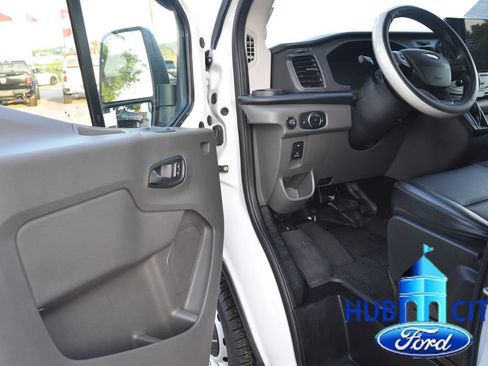 Used 2026 Ford Transit 250 148 Medium Roof RWD image 11