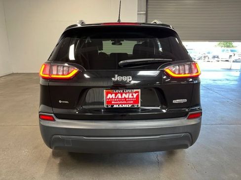Used 2019 Jeep Cherokee Latitude Plus FWD image 4