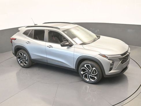 Used 2024 Chevrolet Trax RS w/ Sunroof Package image 56