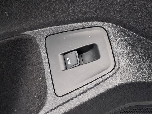 Certified 2024 Volkswagen Tiguan Wolfsburg Edition image 27