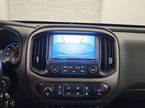 Used 2018 Chevrolet Colorado Z71 AWD/4WD image 24