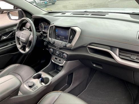 Used 2024 GMC Terrain AT4 image 13