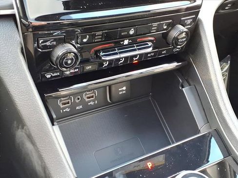 New 2025 Jeep Grand Cherokee Altitude AWD/4WD image 20