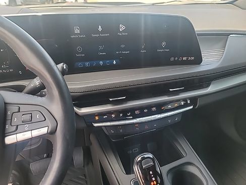 Used 2024 Cadillac XT4 Premium Luxury w/ Technology Package FWD image 16