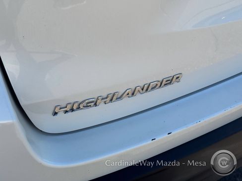 Used 2017 Toyota Highlander XLE FWD image 31