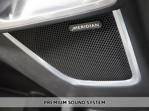 Used 2022 Jaguar E-PACE SE image 5