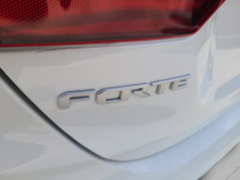 Used 2023 Kia Forte LXS w/ LXS Technology Package FWD image 9
