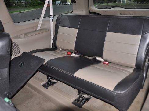 Used 2005 Ford Excursion Eddie Bauer RWD image 23