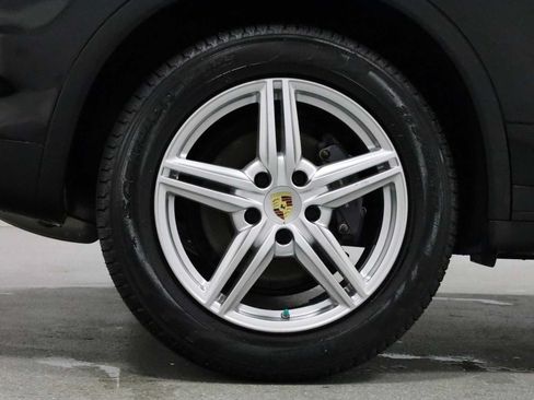 Used 2014 Porsche Cayenne Platinum Edition AWD/4WD image 40