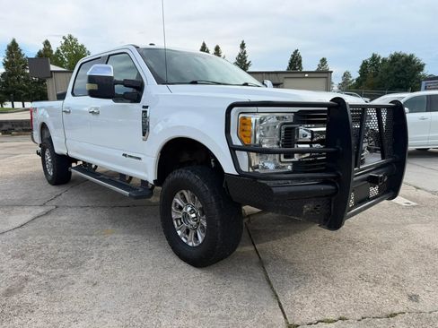 Used 2017 Ford F250 XLT w/ XLT Premium Package AWD/4WD image 7