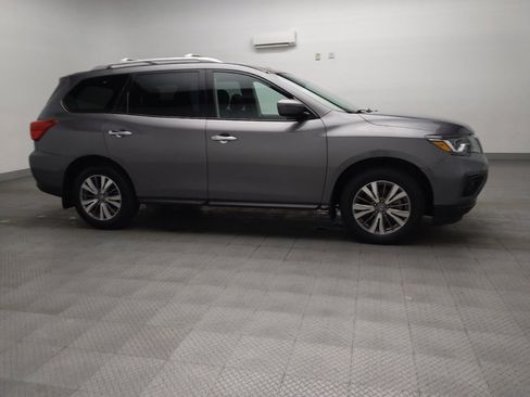 Used 2020 Nissan Pathfinder S FWD image 11